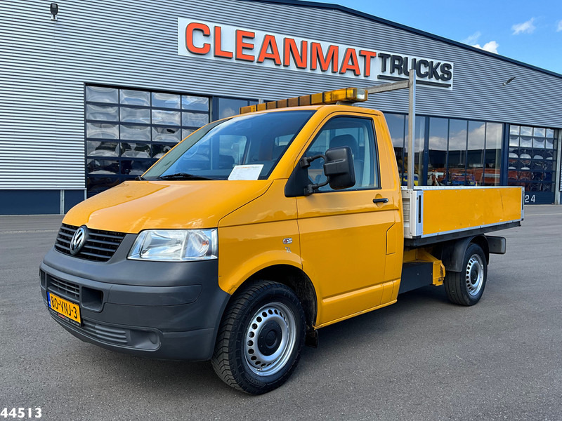 Volkswagen Transporter 2.0 300 Manual - Kamion sa tovarnim sandukom: slika 1 Volkswagen Transporter 2.0 300 Manual - Kamion sa tovarnim sandukom: slika 1