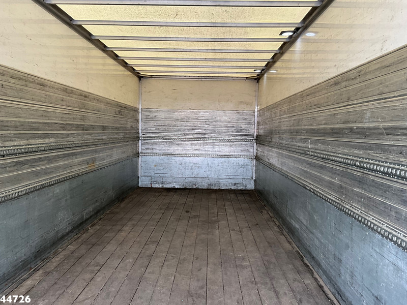 Kamion sa zatvorenim sandukom Volvo FL 250 Euro 6 met Dhollandia laadklep: slika 10