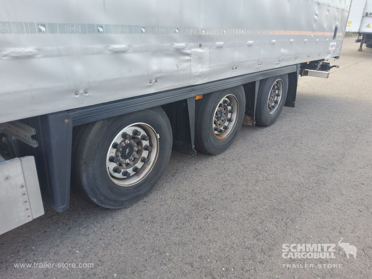 SCHMITZ Auflieger Curtainsider Mega - Poluprikolica sa ceradom: slika 2 SCHMITZ Auflieger Curtainsider Mega - Poluprikolica sa ceradom: slika 2