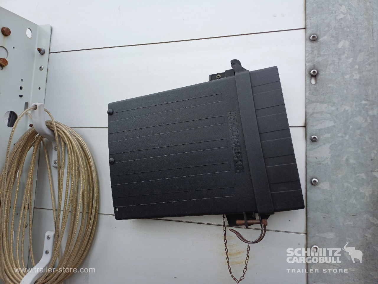 SCHMITZ Auflieger Curtainsider Standard Forklift holder - Poluprikolica sa ceradom: slika 3 SCHMITZ Auflieger Curtainsider Standard Forklift holder - Poluprikolica sa ceradom: slika 3
