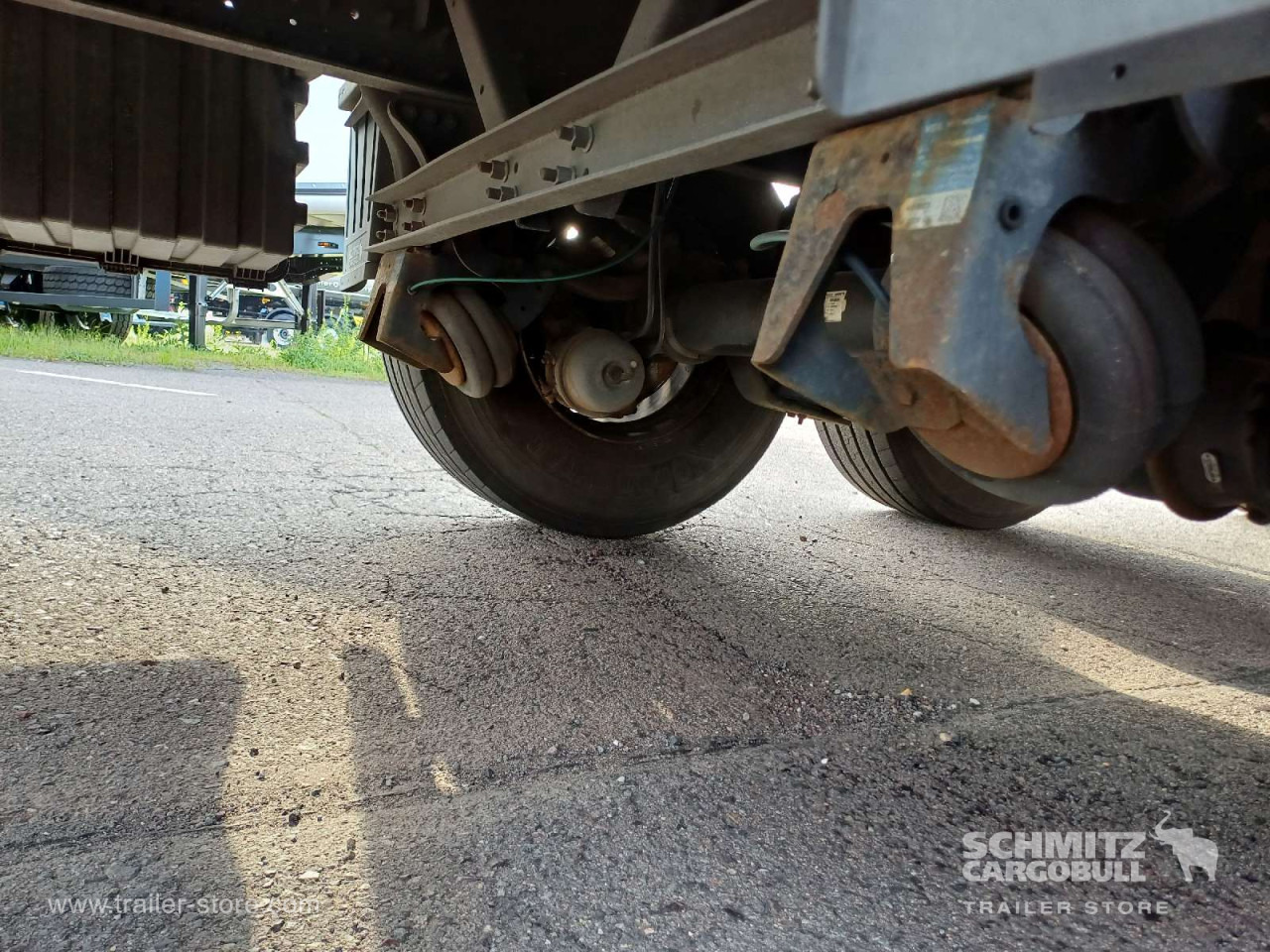 SCHMITZ Auflieger Curtainsider Standard Forklift holder - Poluprikolica sa ceradom: slika 5 SCHMITZ Auflieger Curtainsider Standard Forklift holder - Poluprikolica sa ceradom: slika 5