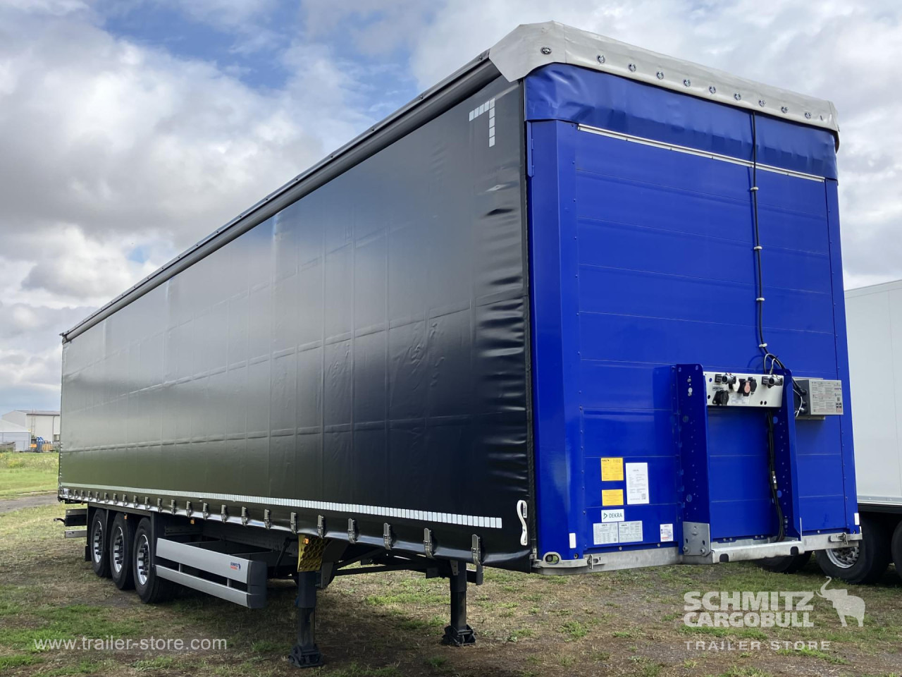 SCHMITZ Auflieger Curtainsider Standard - Poluprikolica sa ceradom: slika 1 SCHMITZ Auflieger Curtainsider Standard - Poluprikolica sa ceradom: slika 1