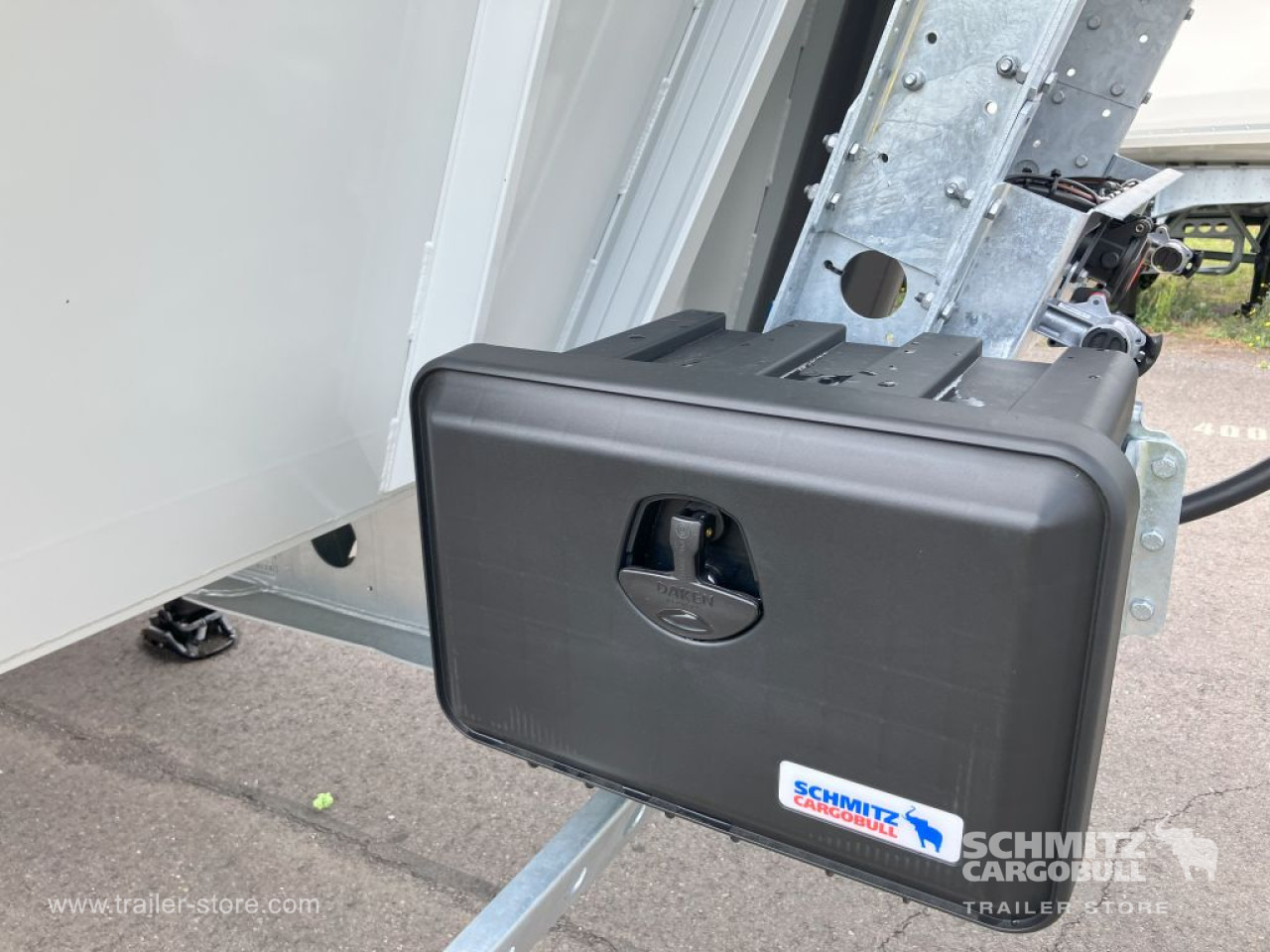 SCHMITZ Auflieger Kipper Alukastenmulde 52m³ - Poluprikolica istovarivača: slika 2 SCHMITZ Auflieger Kipper Alukastenmulde 52m³ - Poluprikolica istovarivača: slika 2