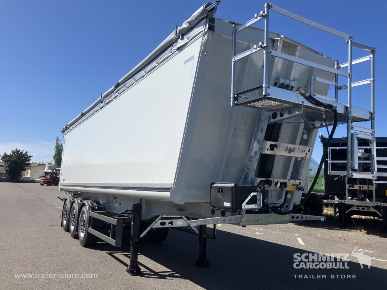 SCHMITZ Auflieger Kipper Alukastenmulde 52m³ - Poluprikolica istovarivača: slika 1 SCHMITZ Auflieger Kipper Alukastenmulde 52m³ - Poluprikolica istovarivača: slika 1