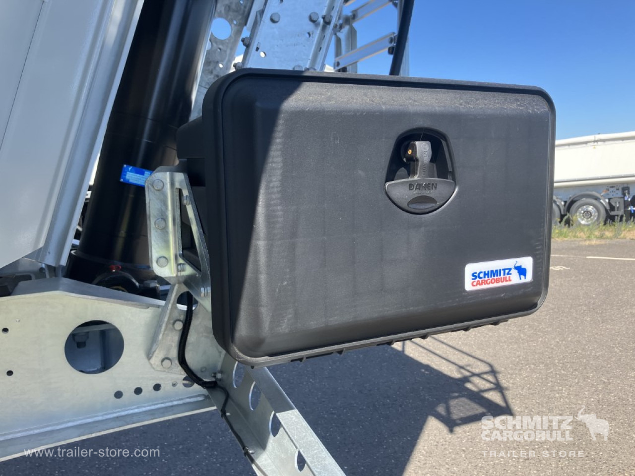 SCHMITZ Auflieger Kipper Alukastenmulde 52m³ - Poluprikolica istovarivača: slika 4 SCHMITZ Auflieger Kipper Alukastenmulde 52m³ - Poluprikolica istovarivača: slika 4