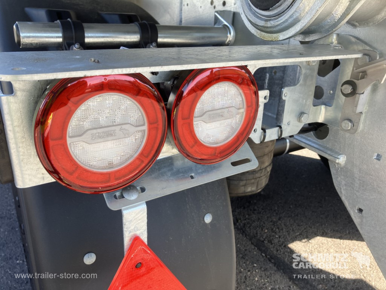 SCHMITZ Auflieger Kipper Alukastenmulde 52m³ - Poluprikolica istovarivača: slika 3 SCHMITZ Auflieger Kipper Alukastenmulde 52m³ - Poluprikolica istovarivača: slika 3