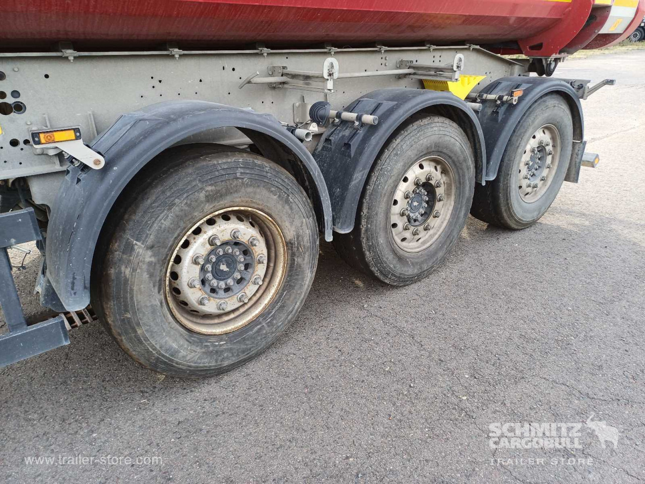 SCHMITZ Auflieger Kipper Stahlrundmulde 28m³ - Poluprikolica istovarivača: slika 2 SCHMITZ Auflieger Kipper Stahlrundmulde 28m³ - Poluprikolica istovarivača: slika 2