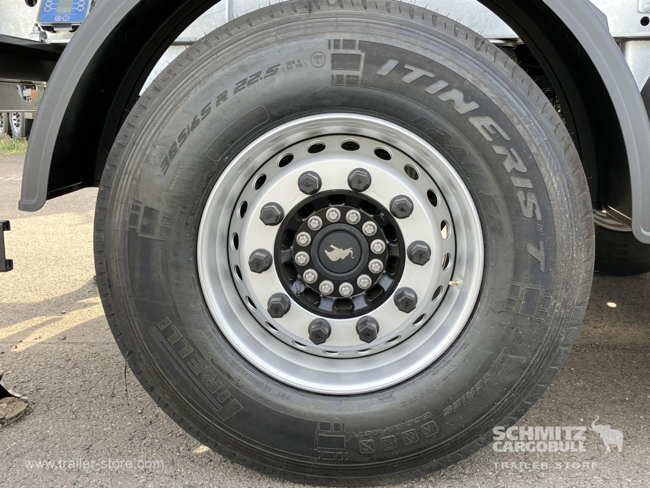 SCHMITZ Auflieger Kipper Stahlrundmulde 29m³ - Poluprikolica istovarivača: slika 2 SCHMITZ Auflieger Kipper Stahlrundmulde 29m³ - Poluprikolica istovarivača: slika 2