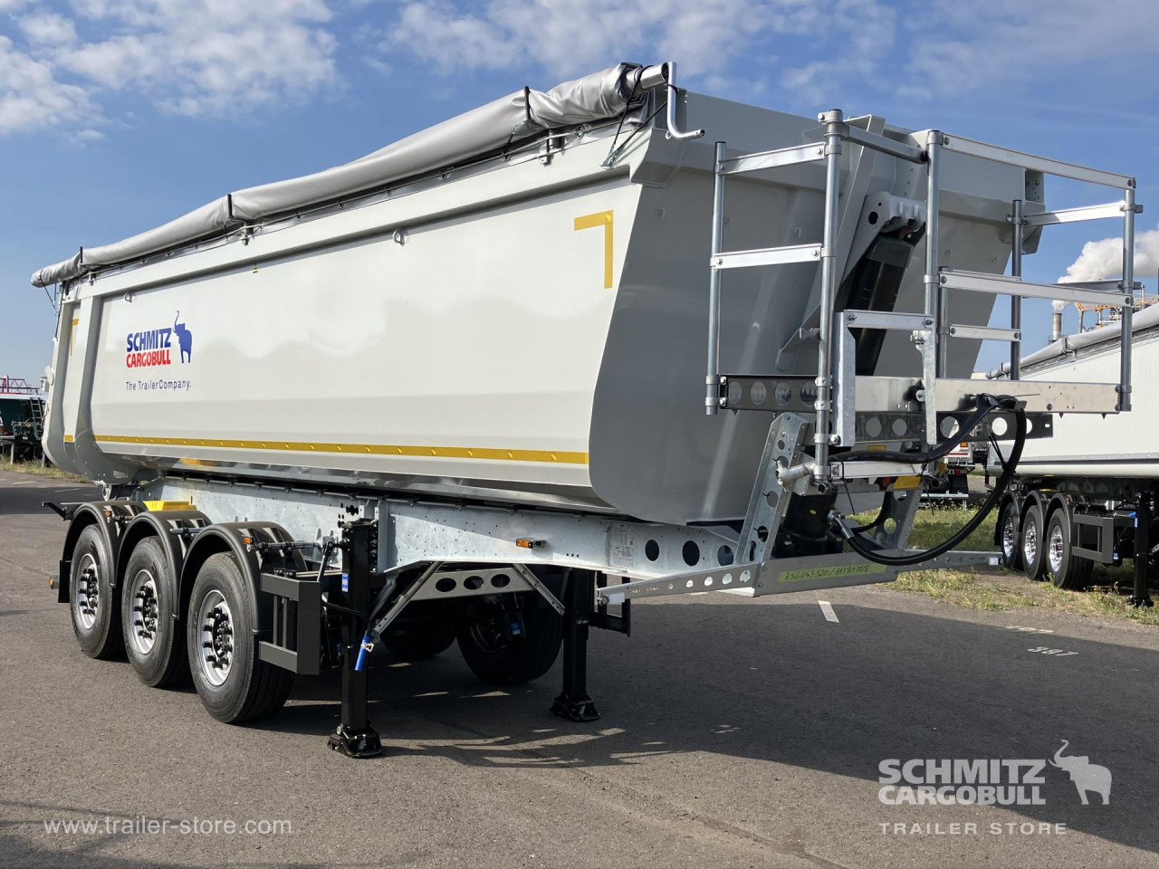 SCHMITZ Auflieger Kipper Stahlrundmulde 29m³ - Poluprikolica istovarivača: slika 1 SCHMITZ Auflieger Kipper Stahlrundmulde 29m³ - Poluprikolica istovarivača: slika 1