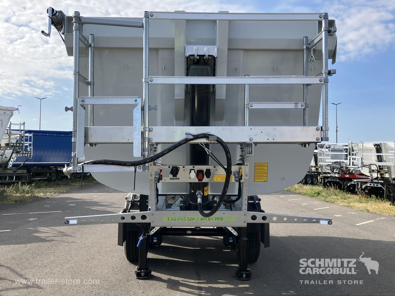 SCHMITZ Auflieger Kipper Stahlrundmulde 29m³ - Poluprikolica istovarivača: slika 4 SCHMITZ Auflieger Kipper Stahlrundmulde 29m³ - Poluprikolica istovarivača: slika 4