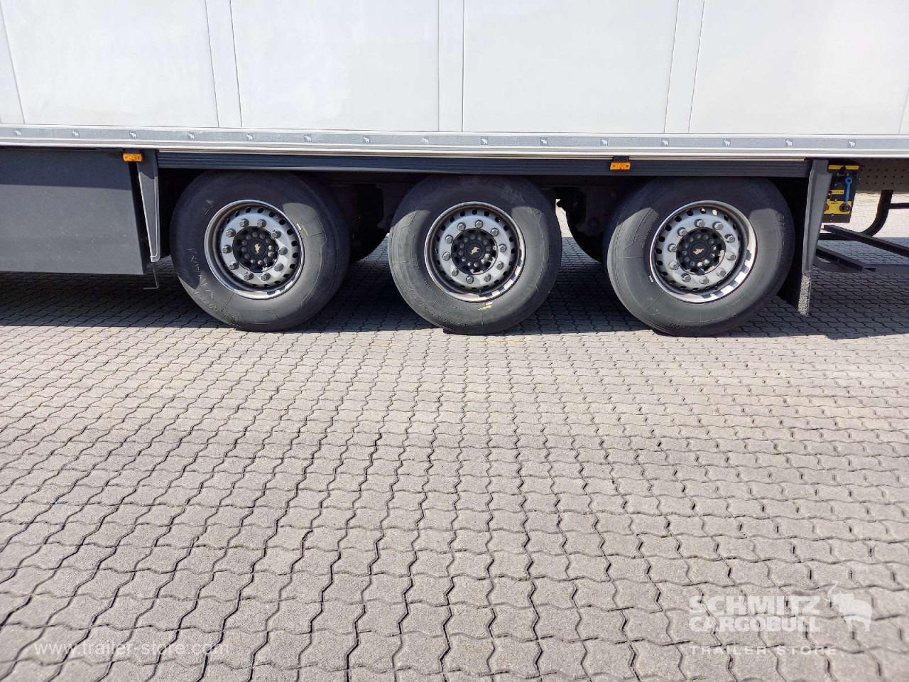 SCHMITZ Auflieger Tiefkühler Standard Double deck - Izotermička poluprikolica: slika 2 SCHMITZ Auflieger Tiefkühler Standard Double deck - Izotermička poluprikolica: slika 2