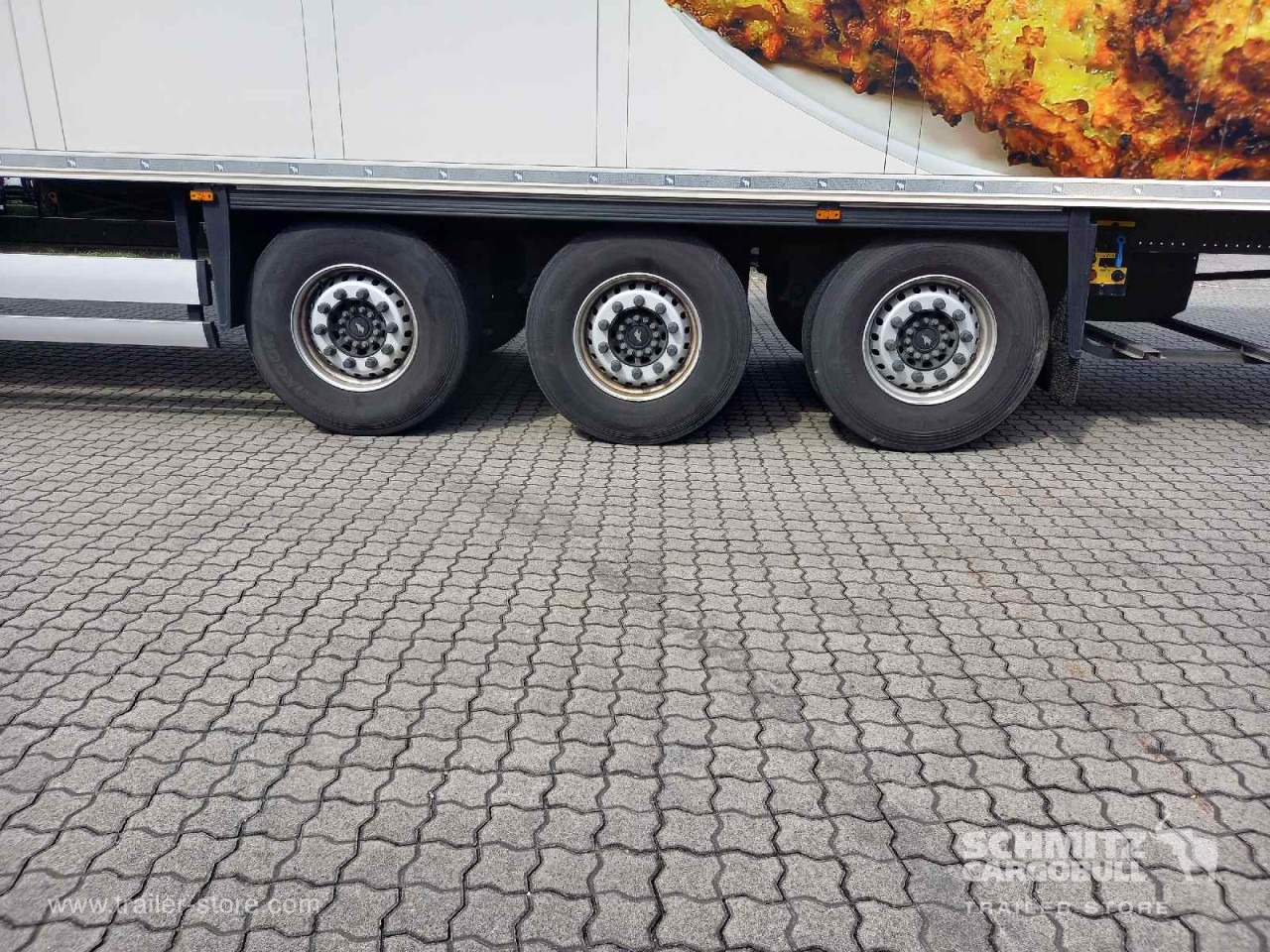 SCHMITZ Auflieger Tiefkühler Standard Double deck - Izotermička poluprikolica: slika 2 SCHMITZ Auflieger Tiefkühler Standard Double deck - Izotermička poluprikolica: slika 2