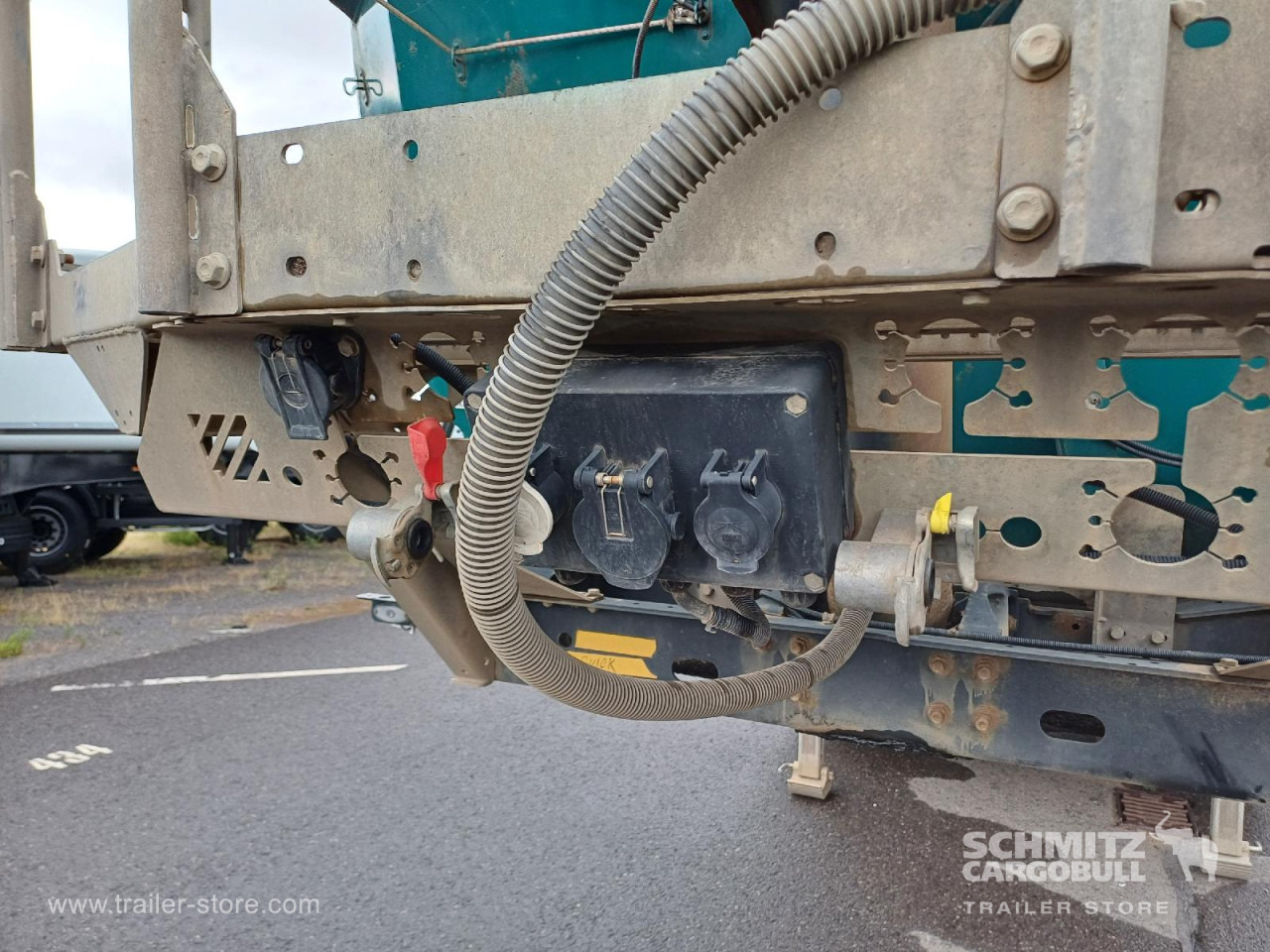 Poluprikolica istovarivača SCHWARZMUELLER Auflieger Kipper Stahlrundmulde 26m³: slika 10 Poluprikolica istovarivača SCHWARZMUELLER Auflieger Kipper Stahlrundmulde 26m³: slika 10