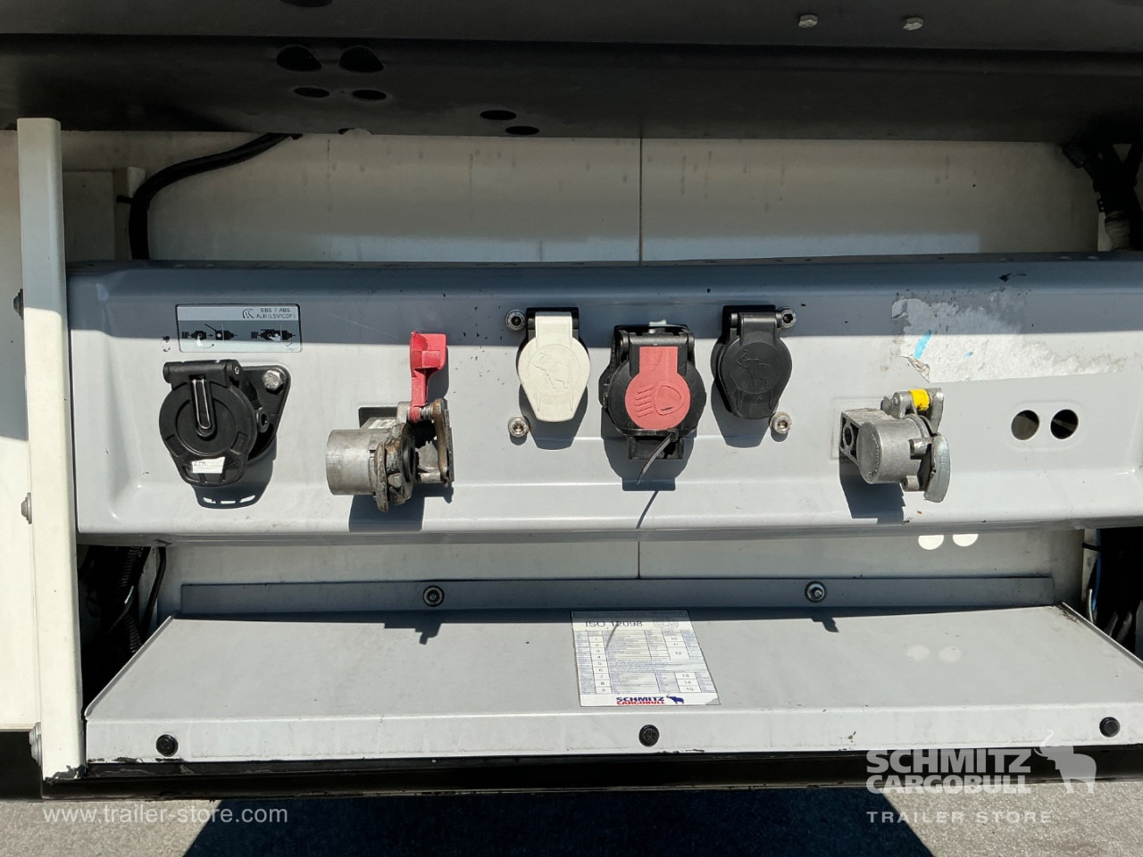 SCHMITZ Reefer Meat hanging system - Izotermička poluprikolica: slika 4 SCHMITZ Reefer Meat hanging system - Izotermička poluprikolica: slika 4