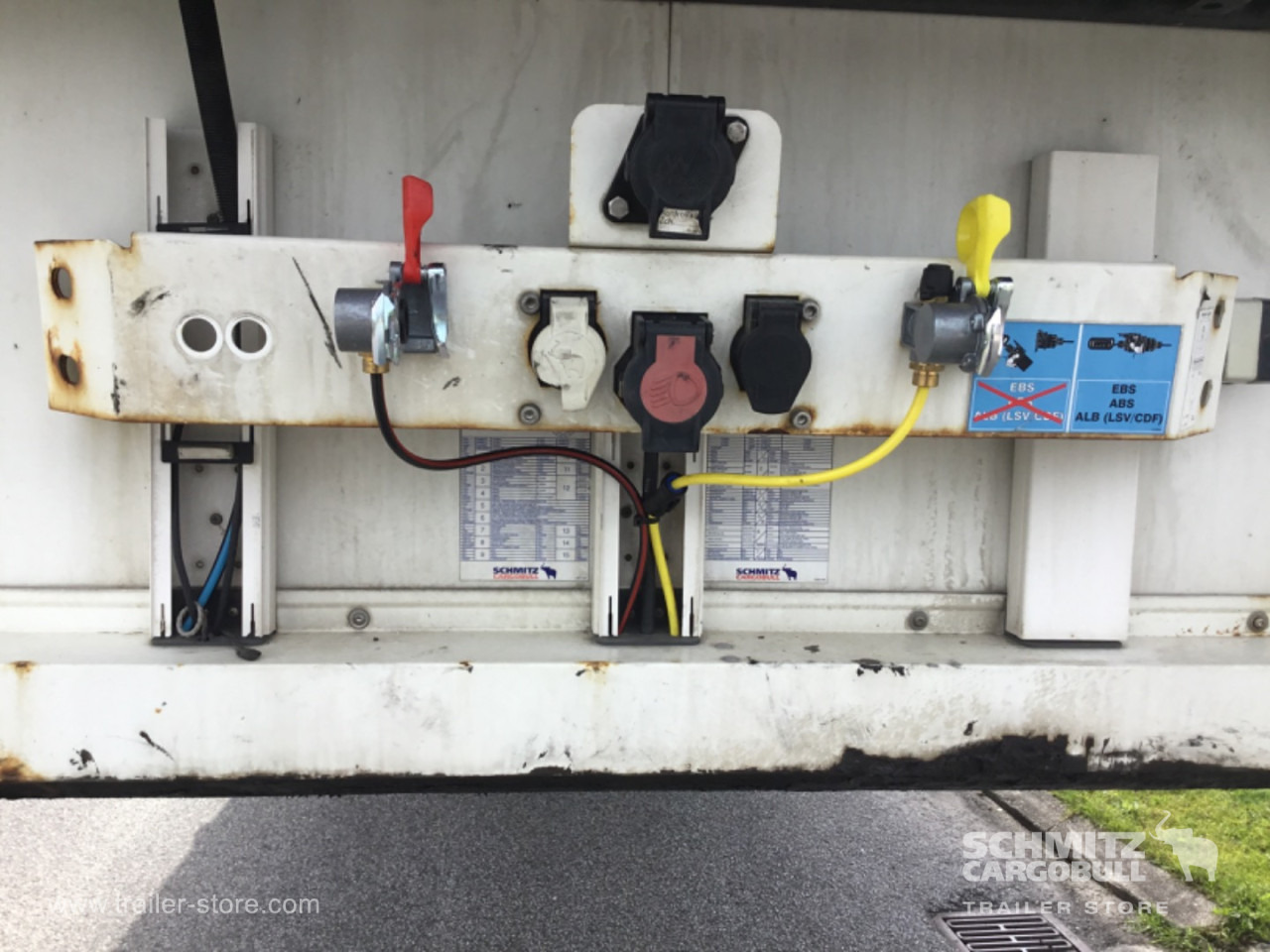SCHMITZ Reefer Multitemp Double deck - Izotermička poluprikolica: slika 4 SCHMITZ Reefer Multitemp Double deck - Izotermička poluprikolica: slika 4