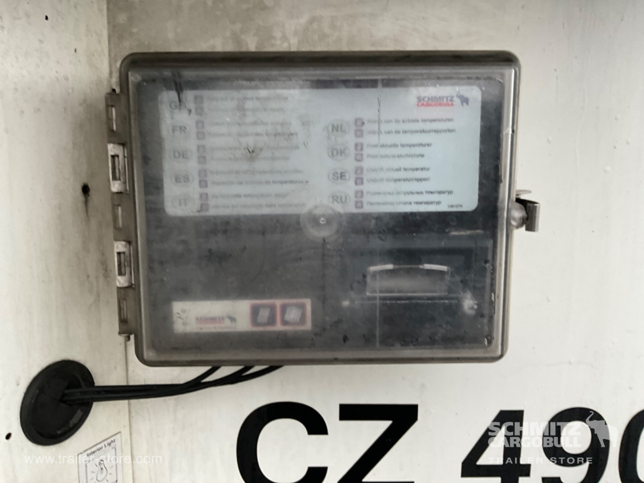 SCHMITZ Reefer Multitemp Double deck - Izotermička poluprikolica: slika 3 SCHMITZ Reefer Multitemp Double deck - Izotermička poluprikolica: slika 3