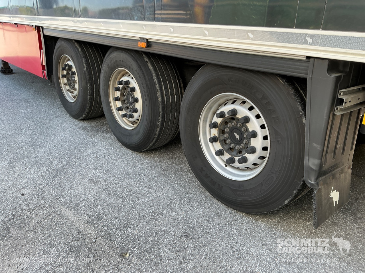 SCHMITZ Reefer Standard Double deck - Izotermička poluprikolica: slika 5 SCHMITZ Reefer Standard Double deck - Izotermička poluprikolica: slika 5