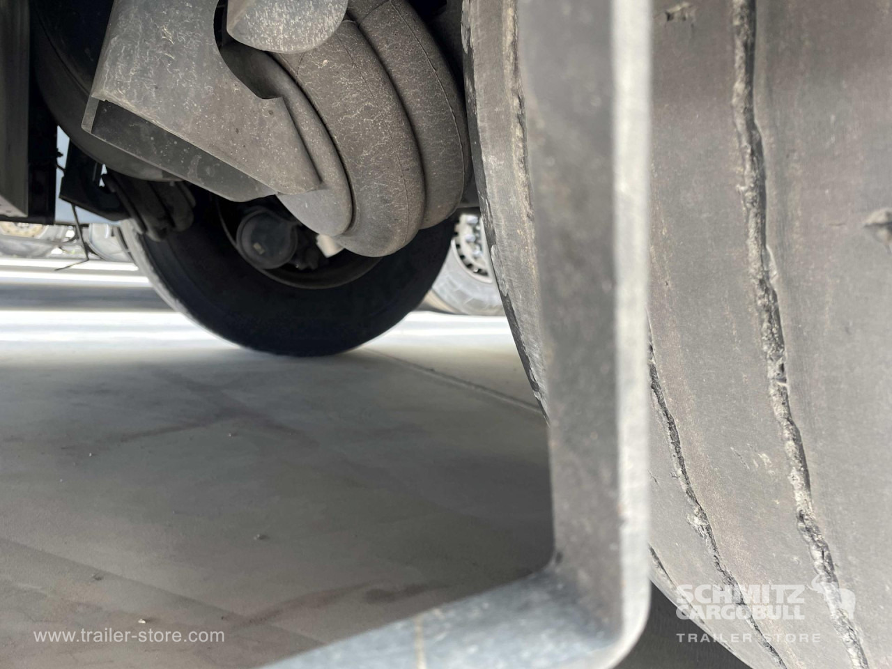 SCHMITZ Semiremolque Frigo Standard - Izotermička poluprikolica: slika 3 SCHMITZ Semiremolque Frigo Standard - Izotermička poluprikolica: slika 3