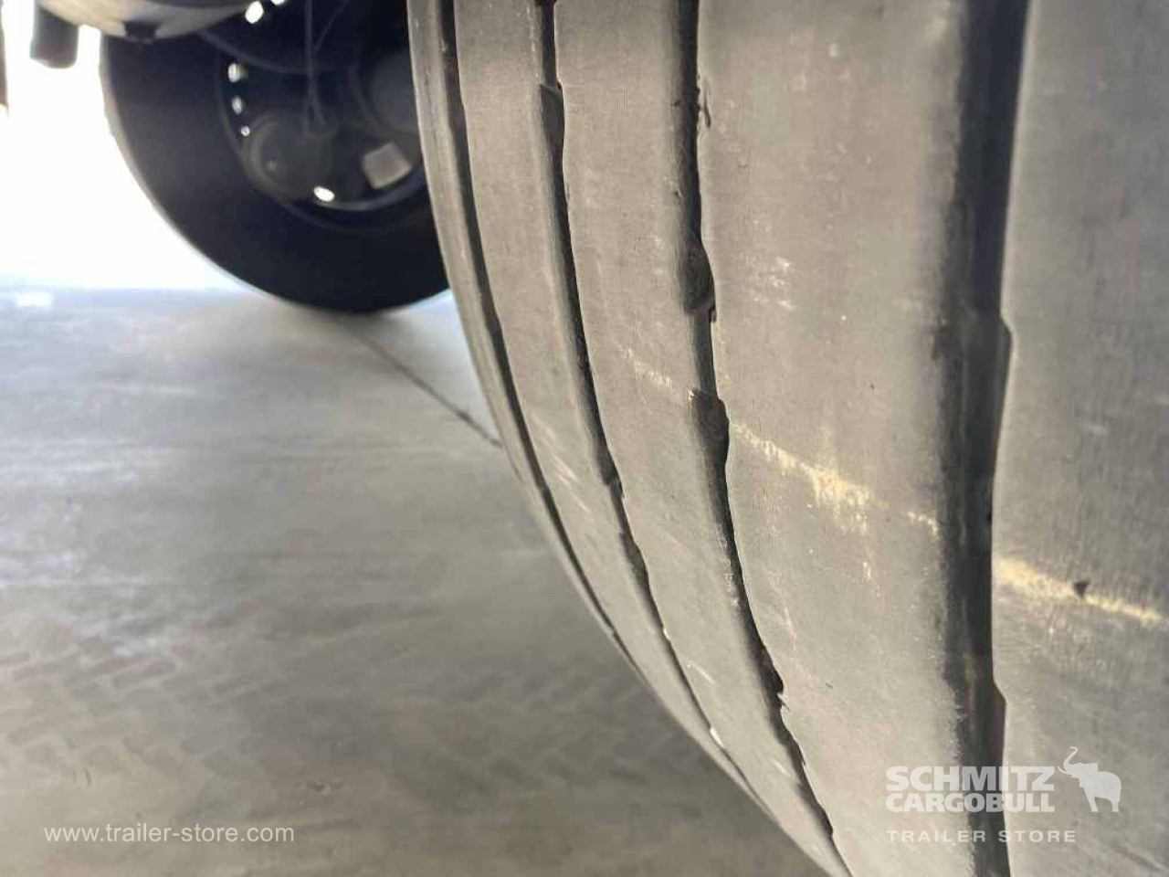 SCHMITZ Semiremolque Frigo Standard - Izotermička poluprikolica: slika 2 SCHMITZ Semiremolque Frigo Standard - Izotermička poluprikolica: slika 2