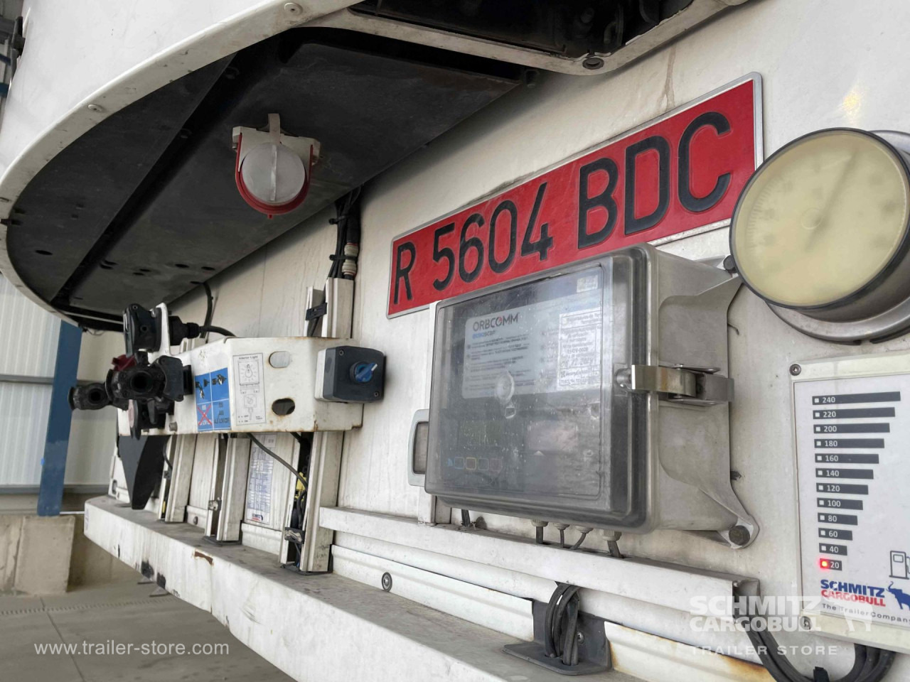 SCHMITZ Semiremolque Frigo Standard - Izotermička poluprikolica: slika 2 SCHMITZ Semiremolque Frigo Standard - Izotermička poluprikolica: slika 2