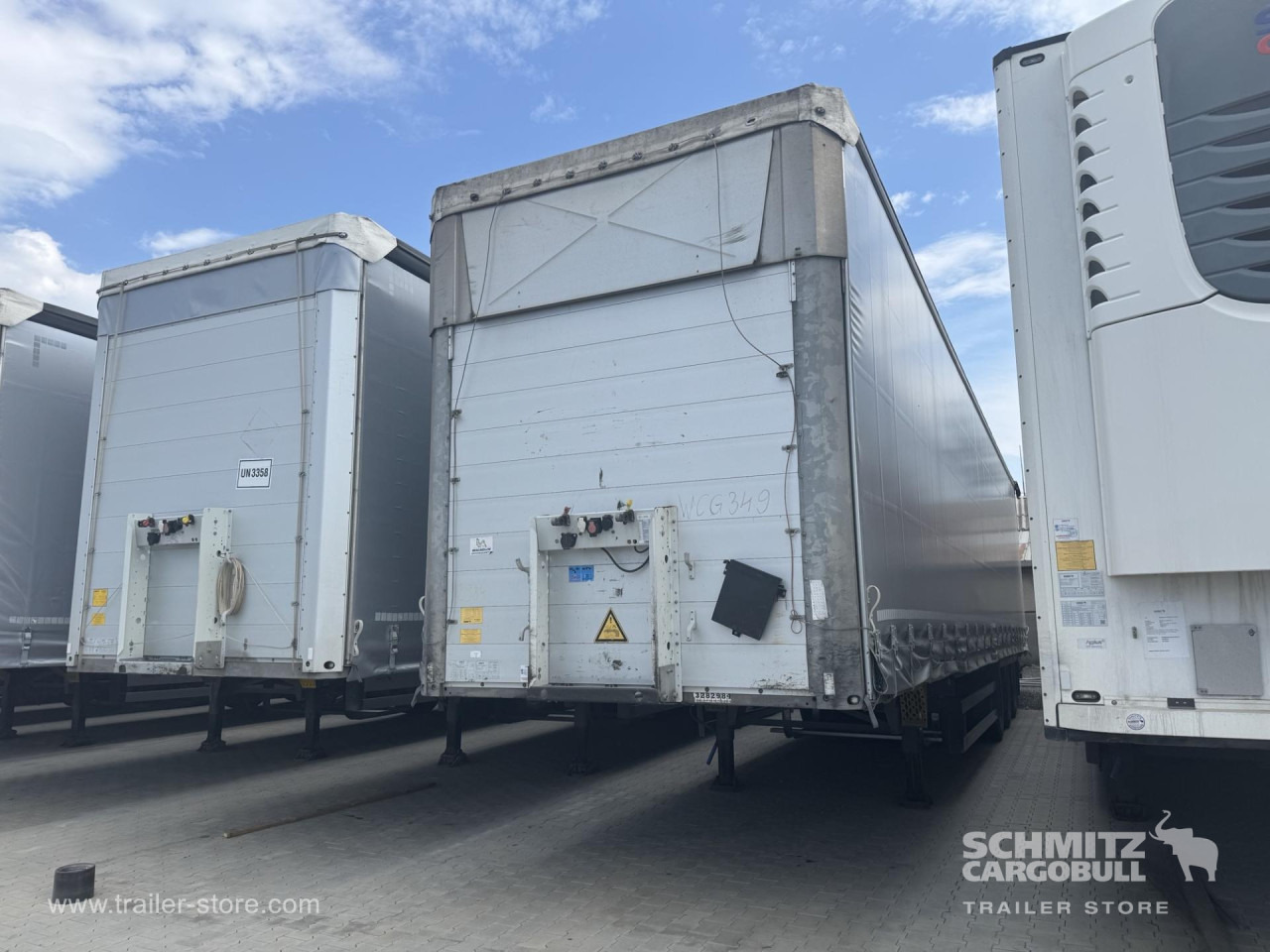 SCHMITZ Curtainsider Mega - Poluprikolica sa ceradom: slika 4 SCHMITZ Curtainsider Mega - Poluprikolica sa ceradom: slika 4