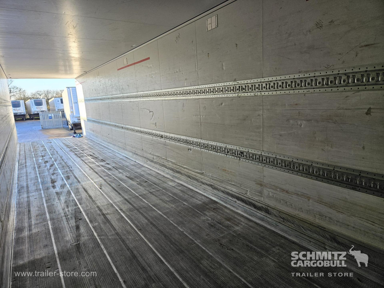 SCHMITZ Reefer Standard - Izotermička poluprikolica: slika 3 SCHMITZ Reefer Standard - Izotermička poluprikolica: slika 3