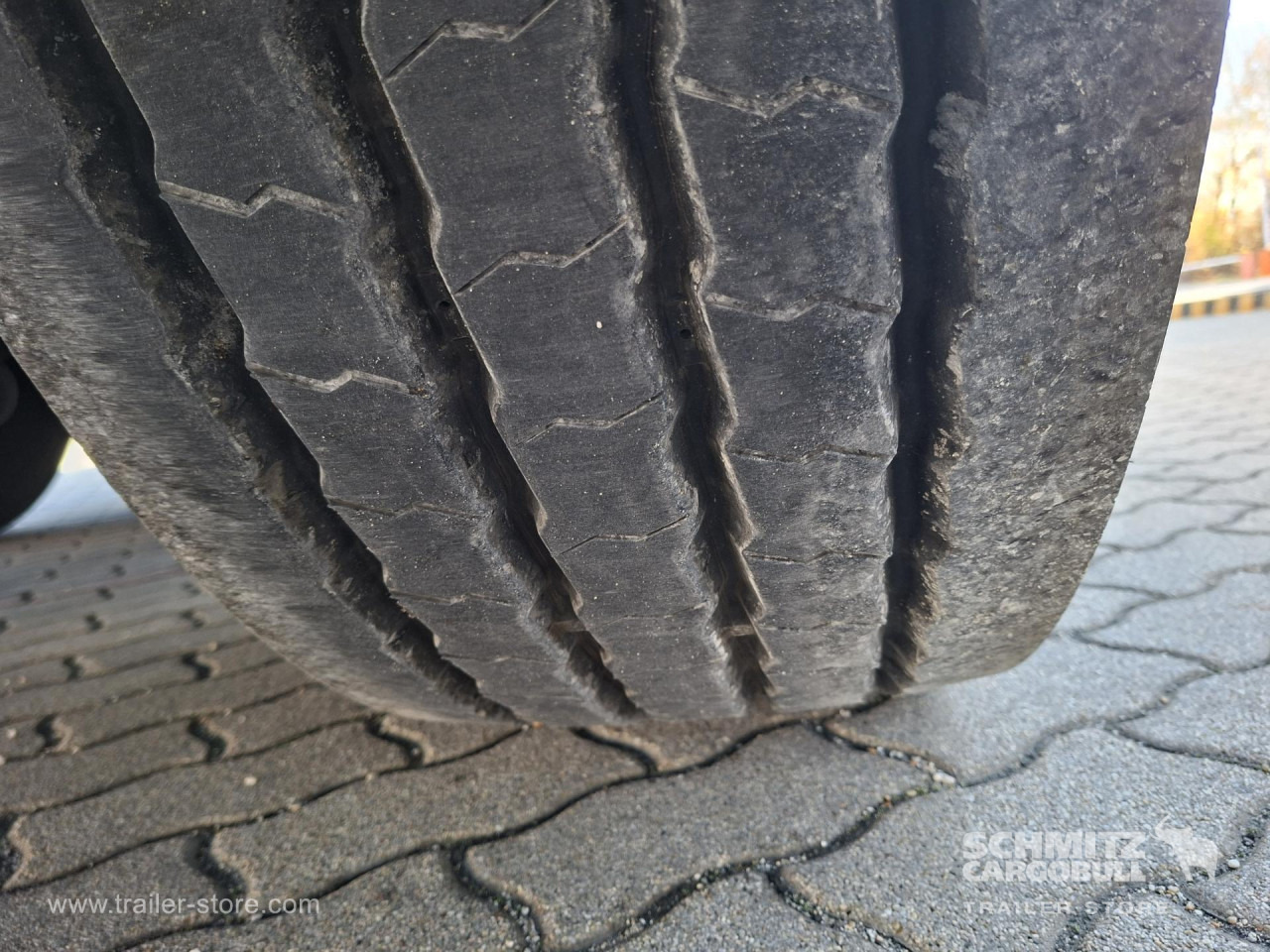 SCHMITZ Reefer Multitemp - Izotermička poluprikolica: slika 2 SCHMITZ Reefer Multitemp - Izotermička poluprikolica: slika 2