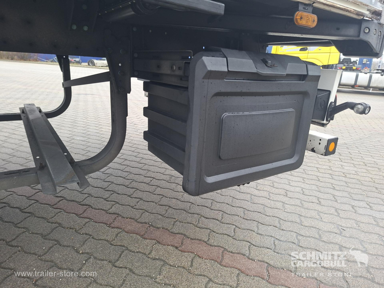 SCHMITZ Reefer Standard Double deck - Izotermička poluprikolica: slika 2 SCHMITZ Reefer Standard Double deck - Izotermička poluprikolica: slika 2