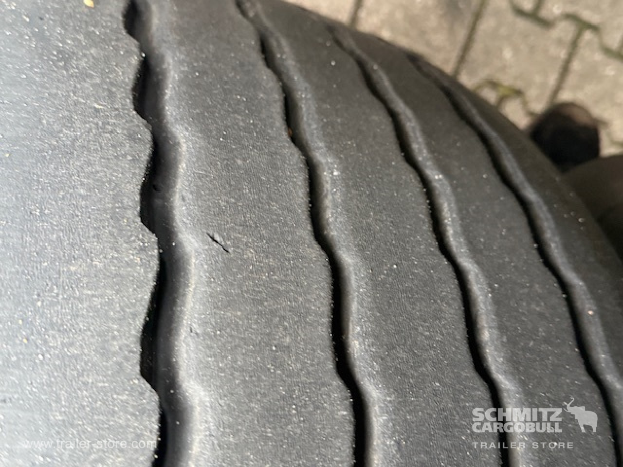 SCHMITZ Oplegger Kasten Standard - Poluprikolica sa zatvorenim sandukom: slika 3 SCHMITZ Oplegger Kasten Standard - Poluprikolica sa zatvorenim sandukom: slika 3