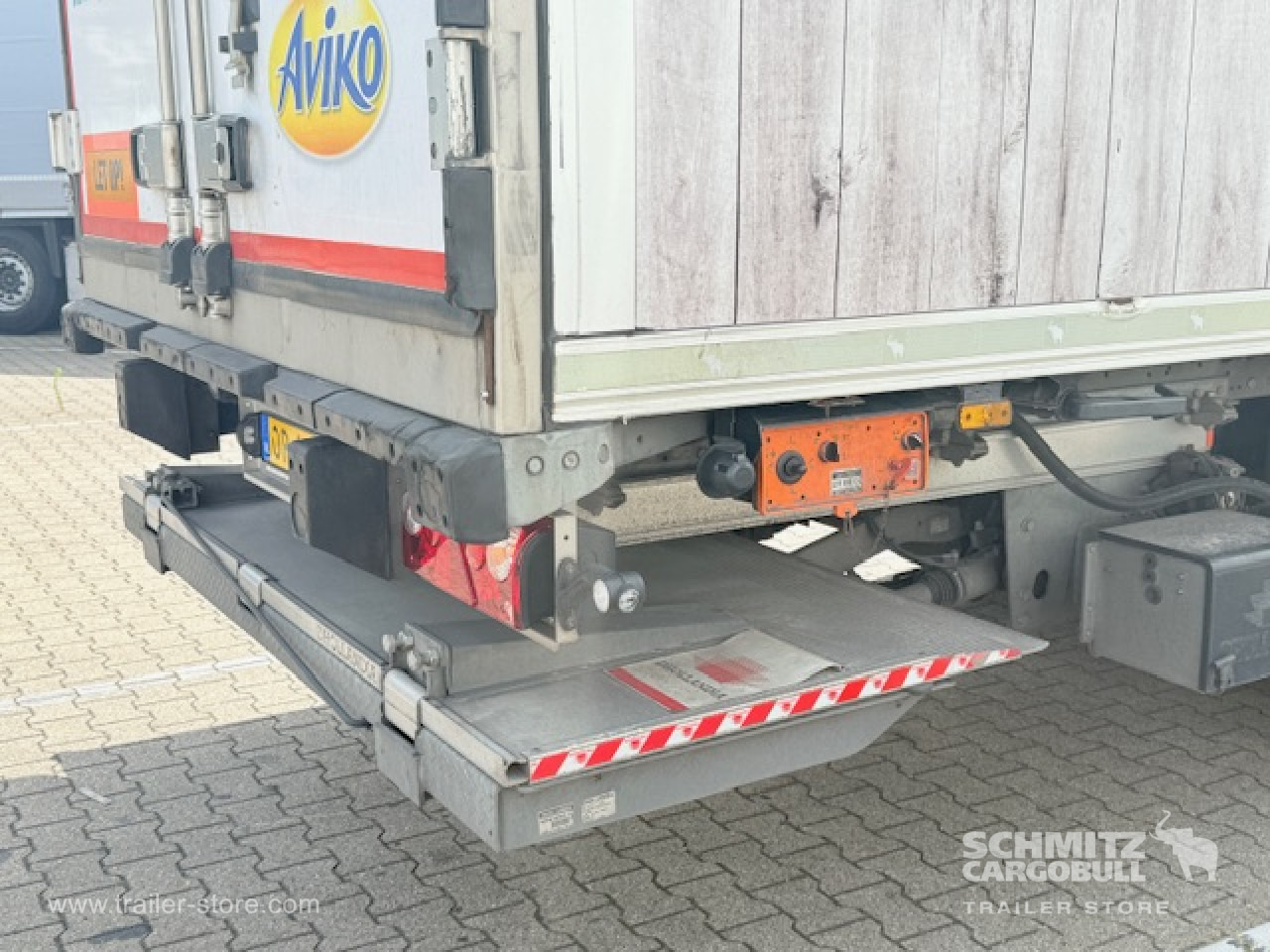SCHMITZ Oplegger Vries Multitemp Taillift - Izotermička poluprikolica: slika 2 SCHMITZ Oplegger Vries Multitemp Taillift - Izotermička poluprikolica: slika 2