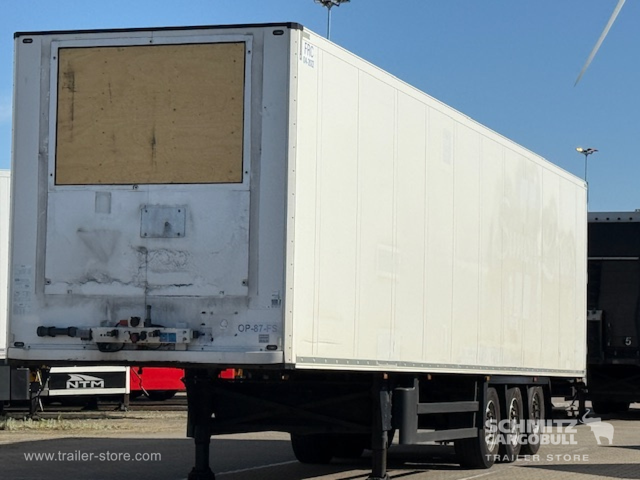 SCHMITZ Oplegger Vries Standard Taillift - Izotermička poluprikolica: slika 1 SCHMITZ Oplegger Vries Standard Taillift - Izotermička poluprikolica: slika 1