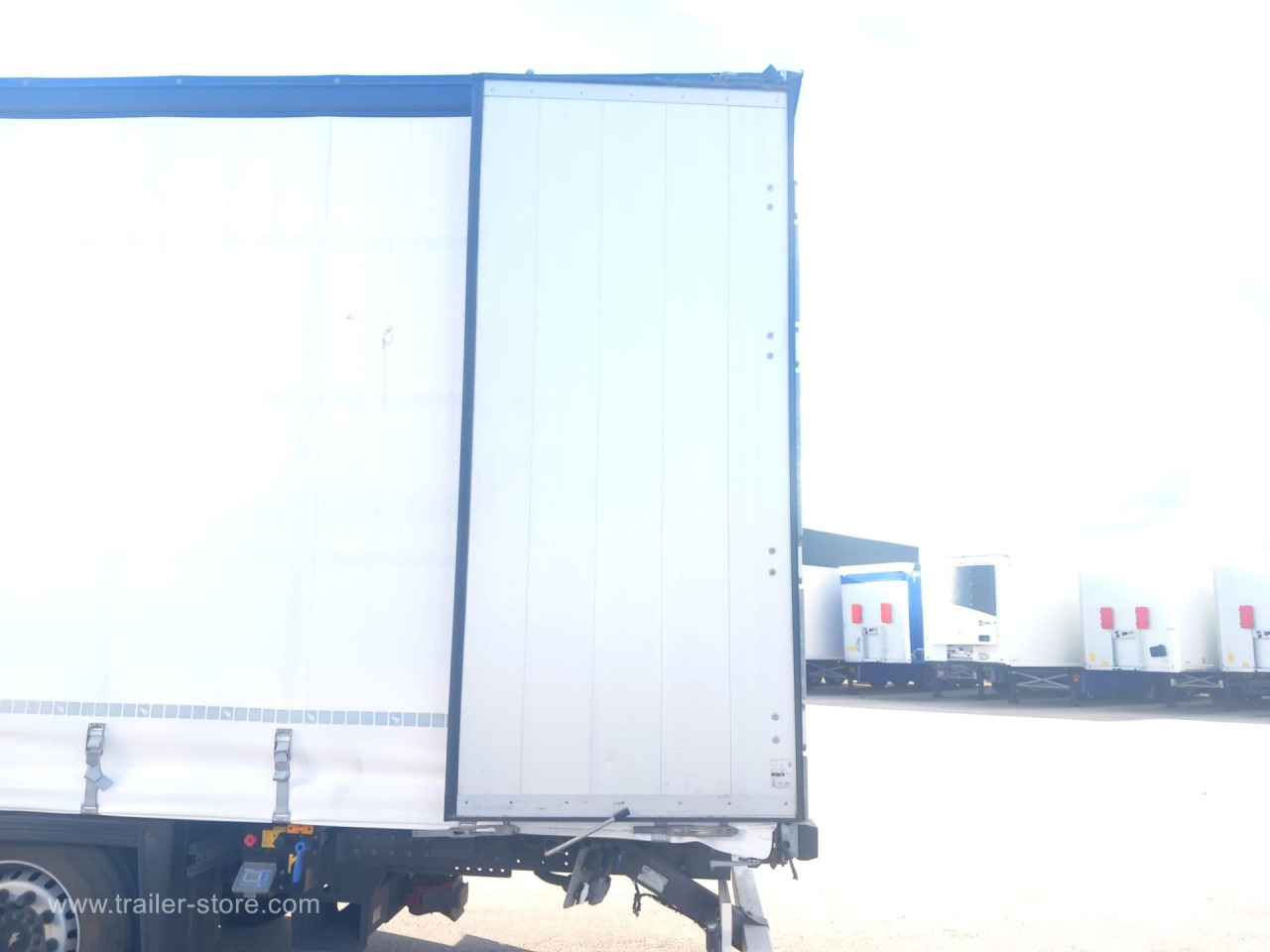 SCHMITZ Curtainsider Mega - Poluprikolica sa ceradom: slika 5 SCHMITZ Curtainsider Mega - Poluprikolica sa ceradom: slika 5