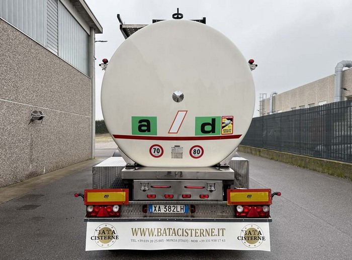 BATA CISTERNA ALIMENTARE SANTI-MENCI ANNO 05-2010 - Poluprikolica cisterna: slika 3 BATA CISTERNA ALIMENTARE SANTI-MENCI ANNO 05-2010 - Poluprikolica cisterna: slika 3