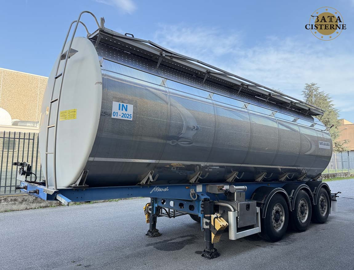 Bata SANTI/MENCI 13.000-8.000-13.000LT - Poluprikolica cisterna: slika 1 Bata SANTI/MENCI 13.000-8.000-13.000LT - Poluprikolica cisterna: slika 1