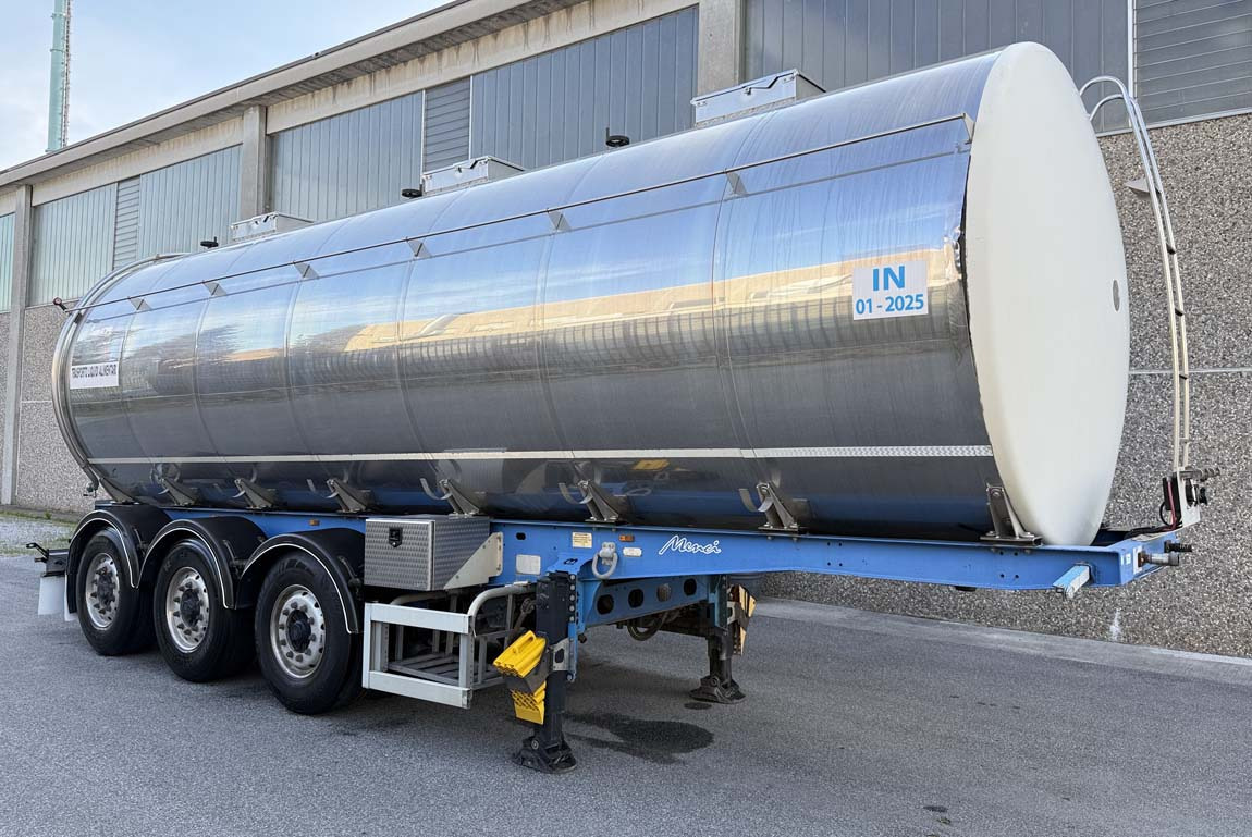 Bata SANTI/MENCI 13.000-8.000-13.000LT - Poluprikolica cisterna: slika 5 Bata SANTI/MENCI 13.000-8.000-13.000LT - Poluprikolica cisterna: slika 5