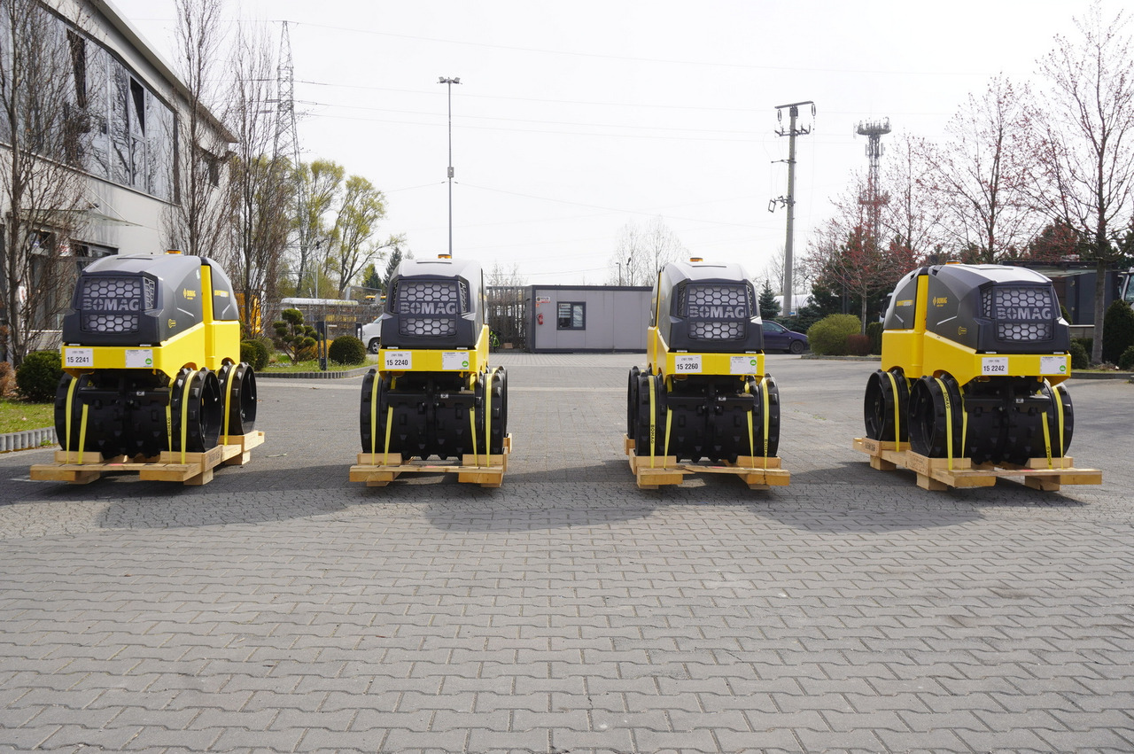 BOMAG BMP 8500 brand-new trench roller / Remote Control / 4 units - Mini valjak: slika 2 BOMAG BMP 8500 brand-new trench roller / Remote Control / 4 units - Mini valjak: slika 2