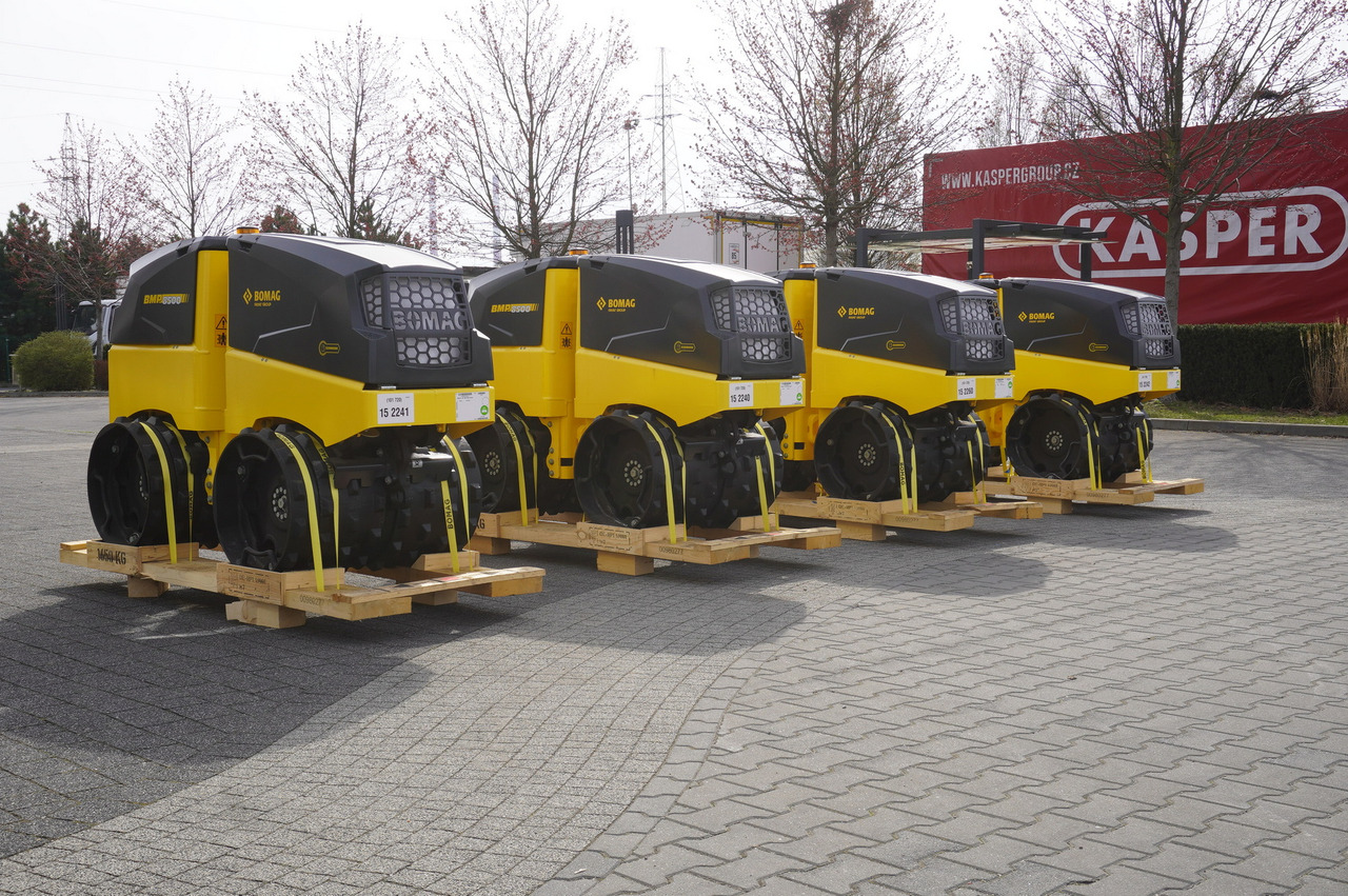 BOMAG BMP 8500 brand-new trench roller / Remote Control / 4 units - Mini valjak: slika 3 BOMAG BMP 8500 brand-new trench roller / Remote Control / 4 units - Mini valjak: slika 3