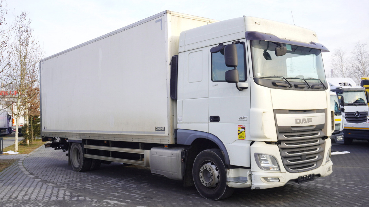 DAF XF 410 EURO 6 /410 HP / 20 EPAL / Dhollandia lift 1500 kg - Kamion sa zatvorenim sandukom: slika 1 DAF XF 410 EURO 6 /410 HP / 20 EPAL / Dhollandia lift 1500 kg - Kamion sa zatvorenim sandukom: slika 1
