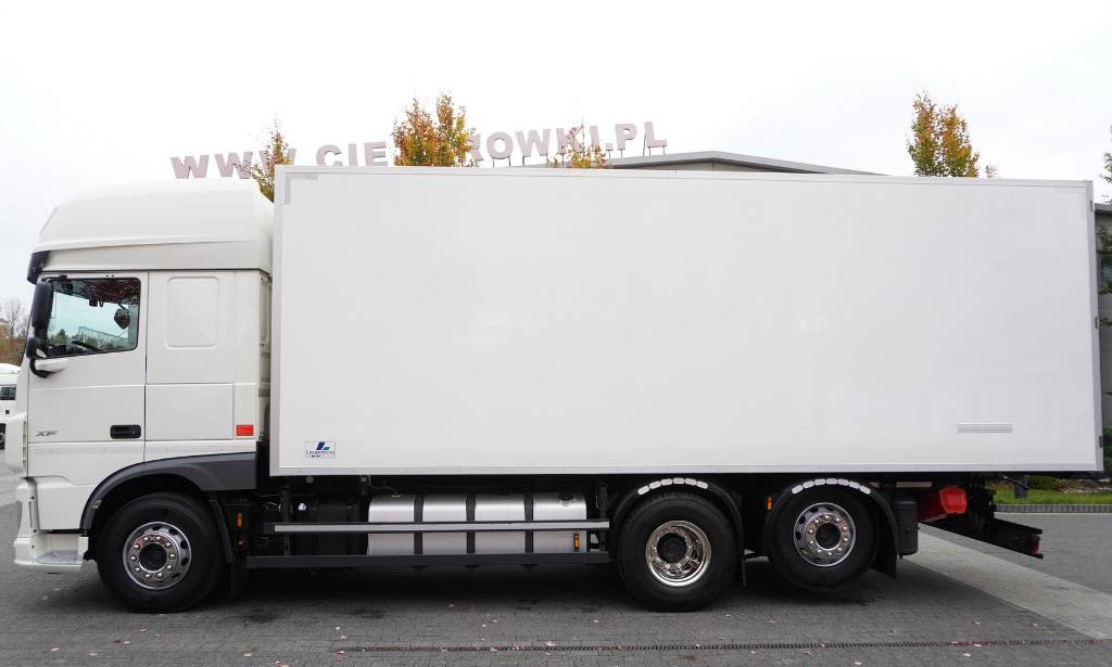 DAF XF 450 6×2 E6 / Refrigerator Lacapitaine / ATP/FRC to 2027 / 18 pallets - Hladnjača: slika 4 DAF XF 450 6×2 E6 / Refrigerator Lacapitaine / ATP/FRC to 2027 / 18 pallets - Hladnjača: slika 4