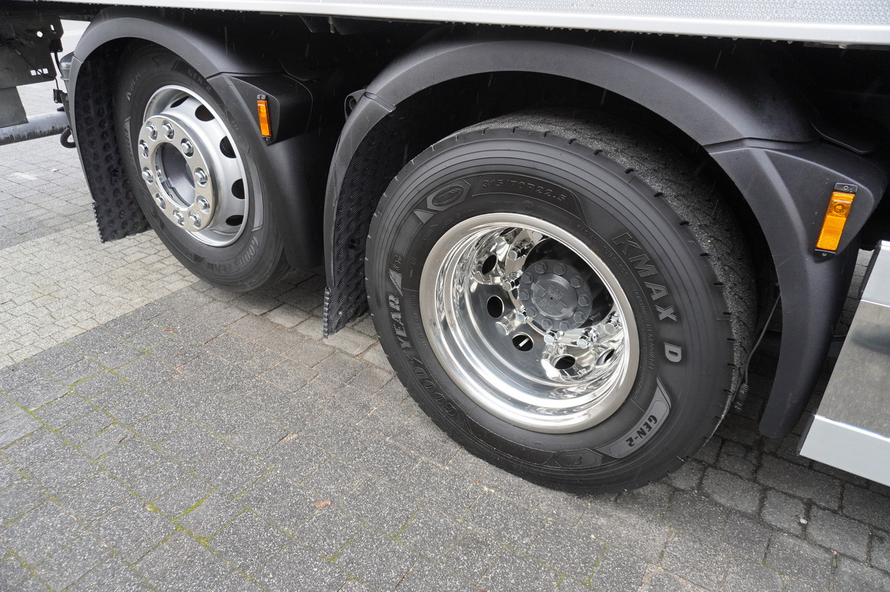 DAF XF 480 E6 6x2 / NEW Lamberet Refrigerator 18 pallets / 260000 km DAF XF 480 E6 6x2 / NEW Lamberet Refrigerator 18 pallets / 260000 km: slika 19 DAF XF 480 E6 6x2 / NEW Lamberet Refrigerator 18 pallets / 260000 km DAF XF 480 E6 6x2 / NEW Lamberet Refrigerator 18 pallets / 260000 km: slika 19