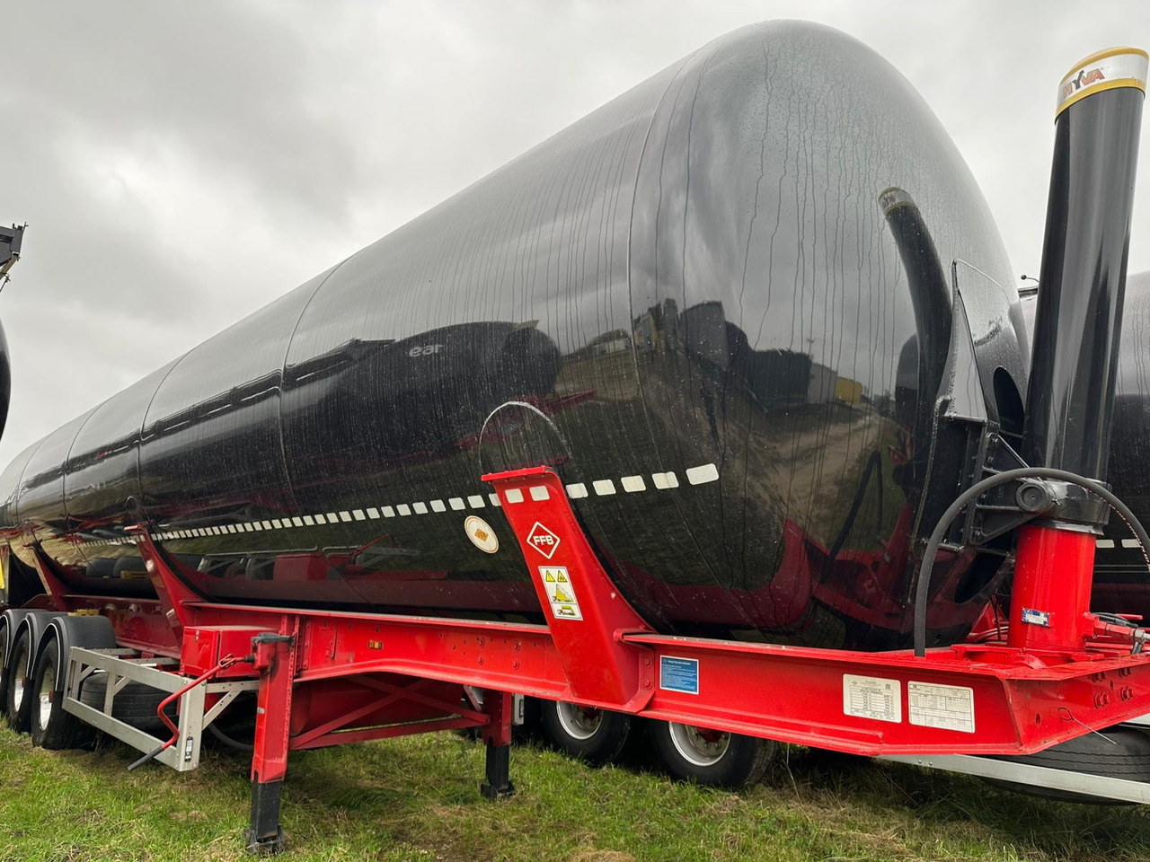 FELDBINDER 334C 15 A-1-1-40 Silo tank / 66 m3 / 2022 / 20 units - Silo cisterna: slika 3 FELDBINDER 334C 15 A-1-1-40 Silo tank / 66 m3 / 2022 / 20 units - Silo cisterna: slika 3