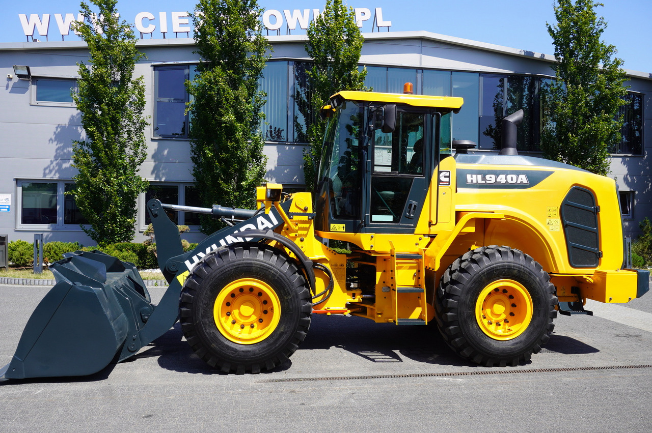 HYUNDAI HL940A articulated loader / year 2021 / weight 13.5t year of production 2021 - Utovarivač točkaš: slika 3 HYUNDAI HL940A articulated loader / year 2021 / weight 13.5t year of production 2021 - Utovarivač točkaš: slika 3