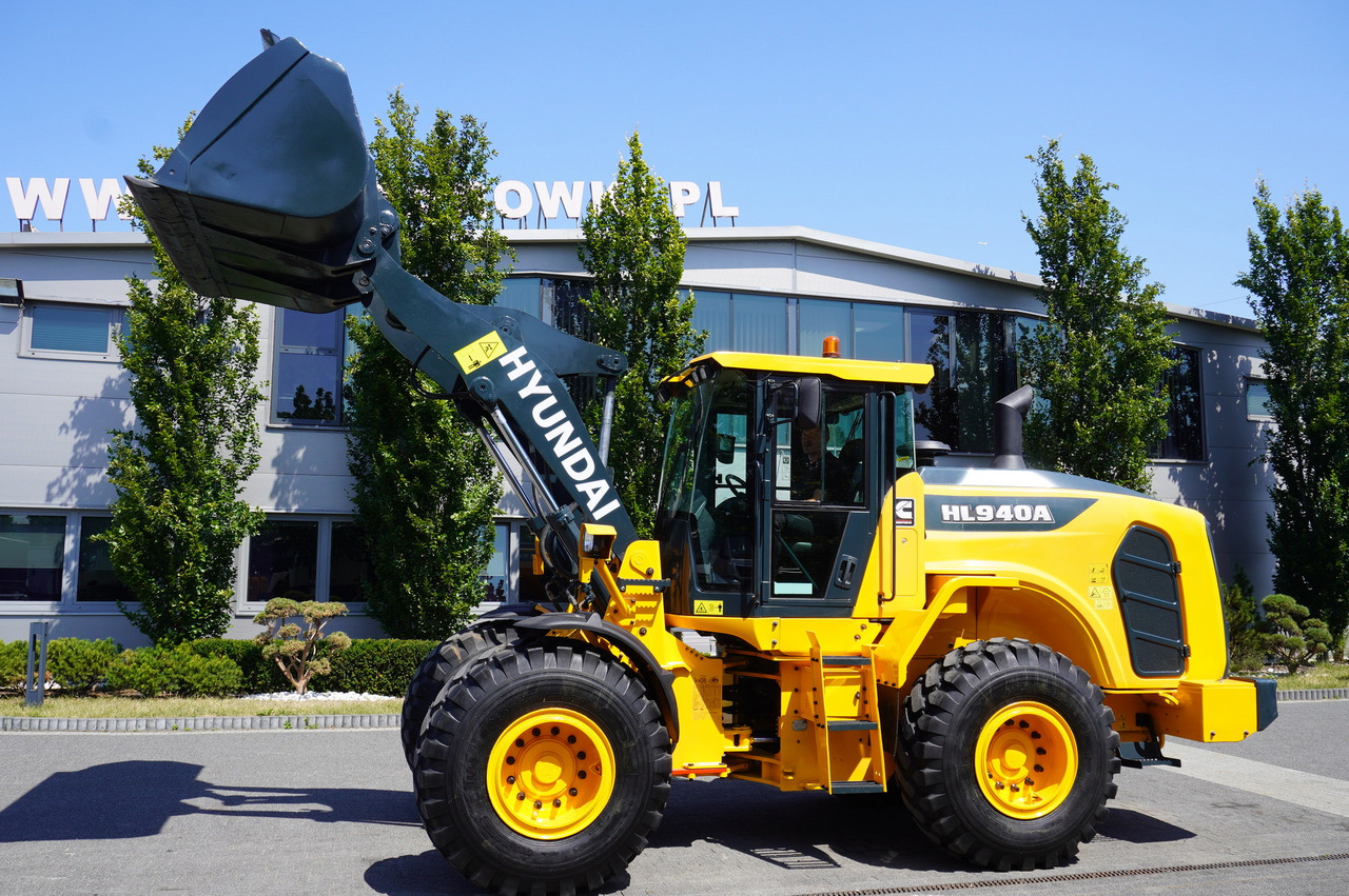 HYUNDAI HL940A articulated loader / year 2021 / weight 13.5t year of production 2021 - Utovarivač točkaš: slika 2 HYUNDAI HL940A articulated loader / year 2021 / weight 13.5t year of production 2021 - Utovarivač točkaš: slika 2