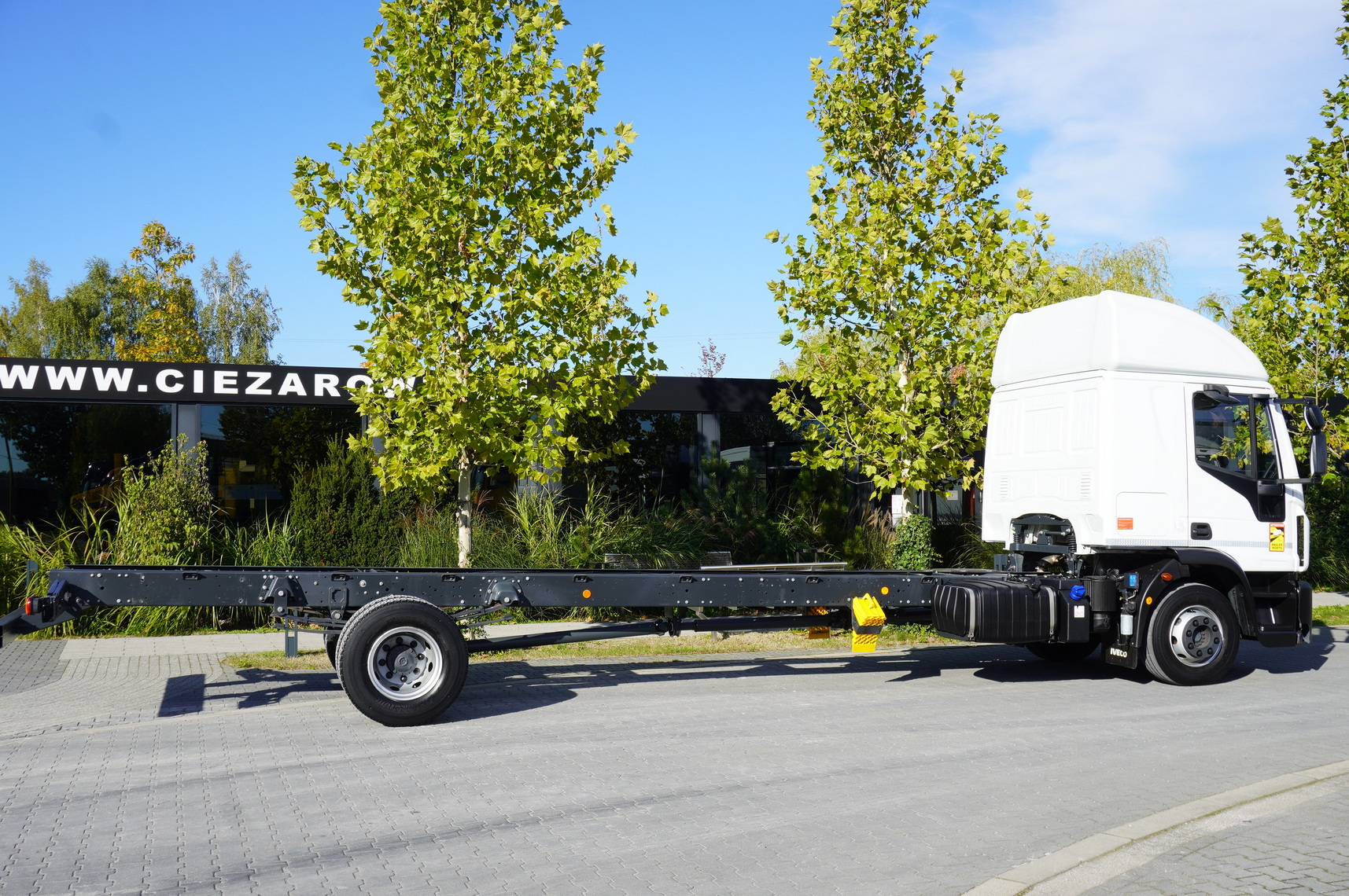 IVECO Eurocargo 140e19 4×2 E6 Glob / ADR / frame 8,1m - Kamion sa golom šasijom i zatvorenom kabinom: slika 3 IVECO Eurocargo 140e19 4×2 E6 Glob / ADR / frame 8,1m - Kamion sa golom šasijom i zatvorenom kabinom: slika 3