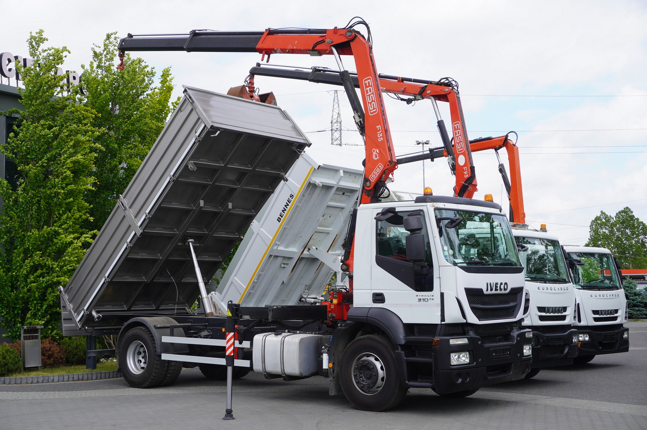 IVECO Stralis 310 E6 / NEW 3-sided tipper / Fassi F135 crane with remote control - Kamion sa tovarnim sandukom, Kamion sa dizalicom: slika 2 IVECO Stralis 310 E6 / NEW 3-sided tipper / Fassi F135 crane with remote control - Kamion sa tovarnim sandukom, Kamion sa dizalicom: slika 2