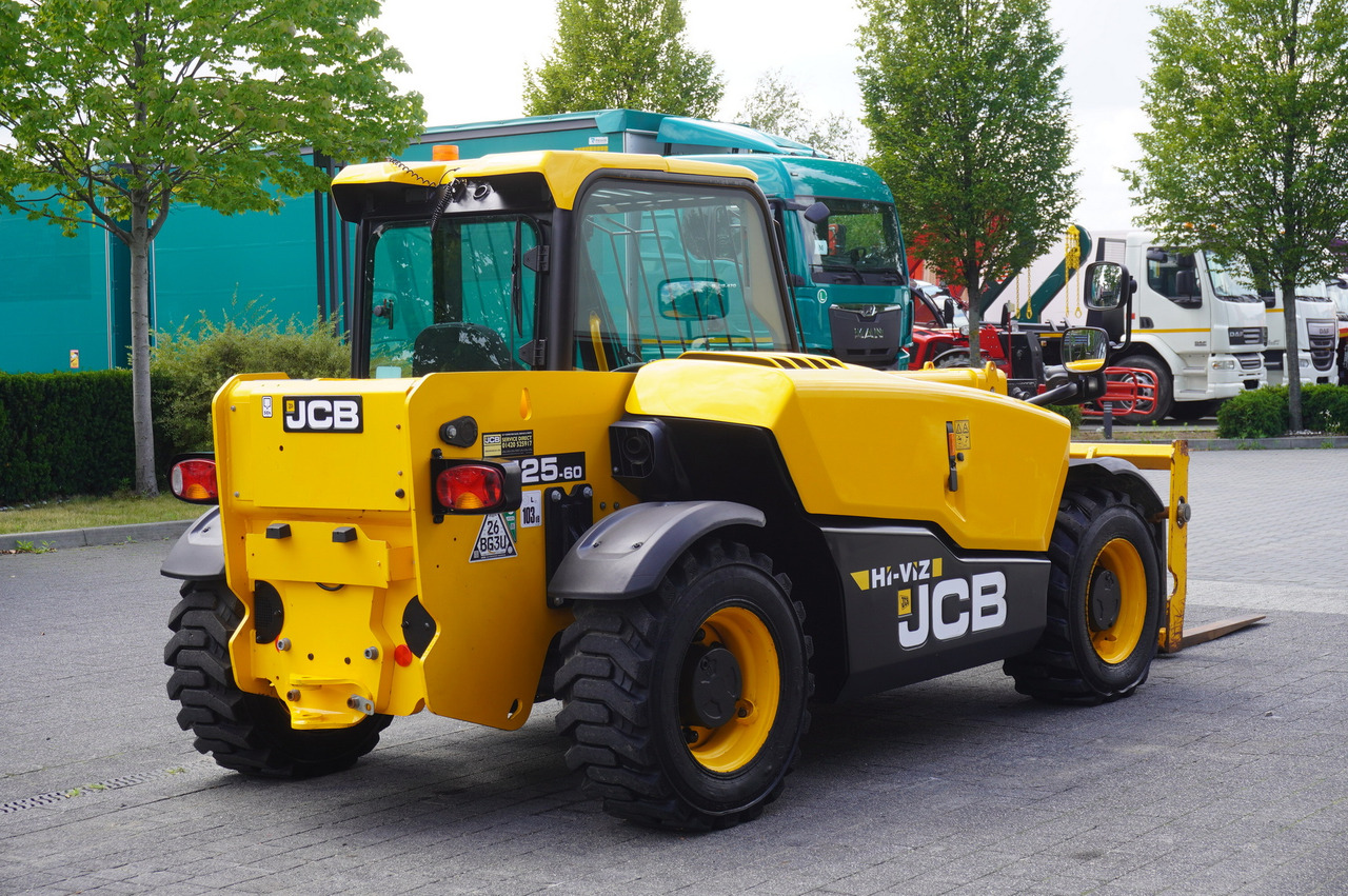 JCB 525-60T5 / 2022 / 860 MTH! / 2.5 T / Reach 6 m / joystick - Teleskopski utovarivač na točkovima: slika 5 JCB 525-60T5 / 2022 / 860 MTH! / 2.5 T / Reach 6 m / joystick - Teleskopski utovarivač na točkovima: slika 5