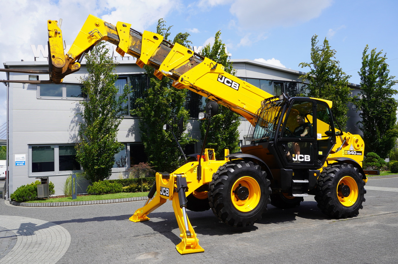 JCB 540-200 Telescopic Loader / 20 m reach / joystick / 2 units - Teleskopski upravljač: slika 3 JCB 540-200 Telescopic Loader / 20 m reach / joystick / 2 units - Teleskopski upravljač: slika 3