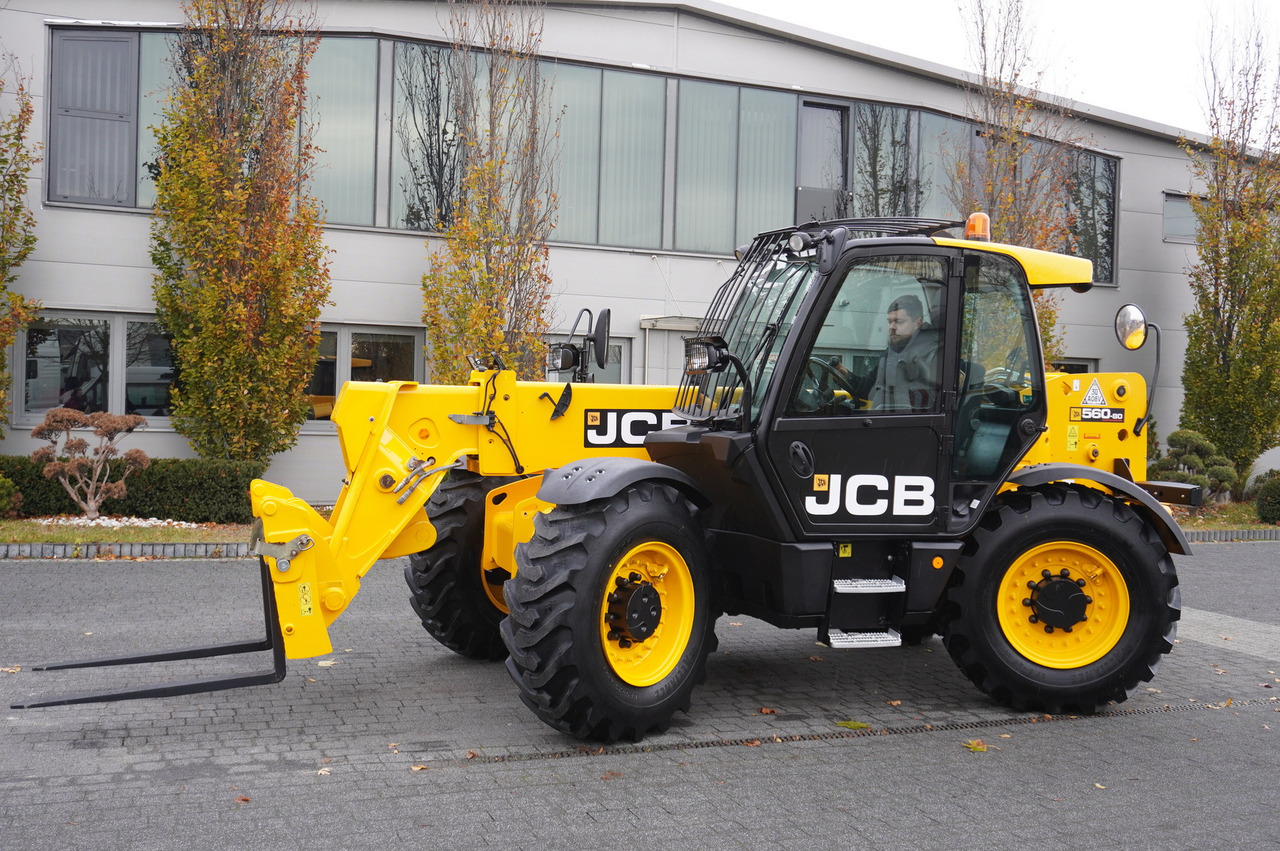 JCB 560-80 / 6 ton lifting capacity / power 146 HP - Teleskopski utovarivač na točkovima: slika 3 JCB 560-80 / 6 ton lifting capacity / power 146 HP - Teleskopski utovarivač na točkovima: slika 3