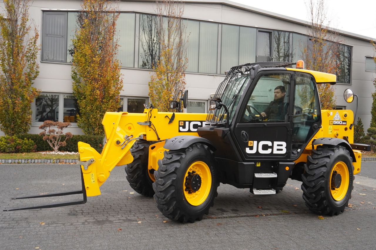 JCB 560-80 / 6 ton lifting capacity / power 146 HP - Teleskopski utovarivač na točkovima: slika 5 JCB 560-80 / 6 ton lifting capacity / power 146 HP - Teleskopski utovarivač na točkovima: slika 5