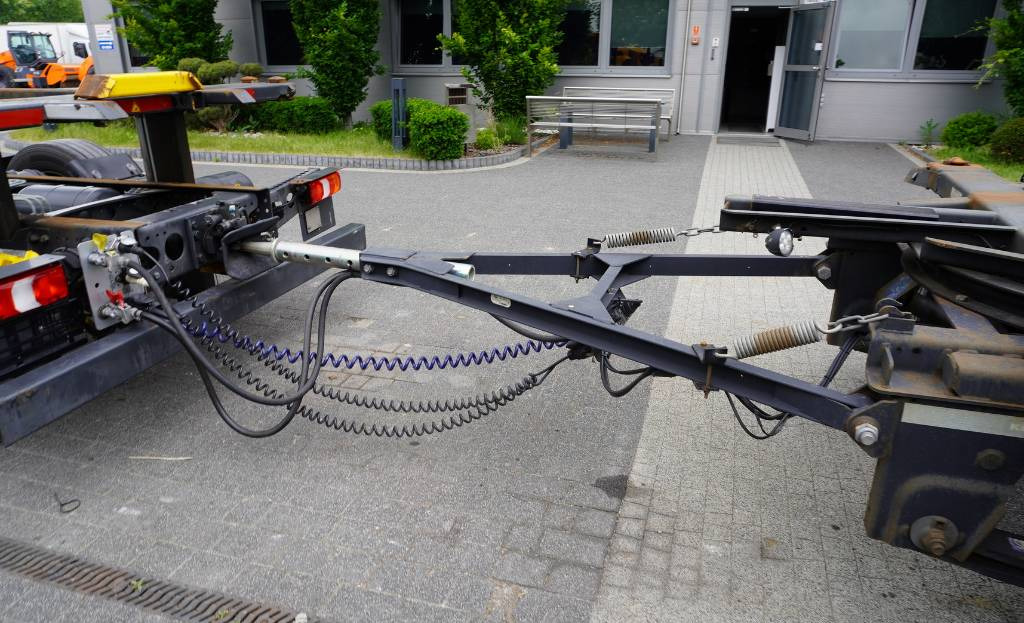KOGEL BDF Low Deck Mega trailer - Prikolica za prevoz kontejnera/ Prikolica sa promenjivim sandukom: slika 4 KOGEL BDF Low Deck Mega trailer - Prikolica za prevoz kontejnera/ Prikolica sa promenjivim sandukom: slika 4